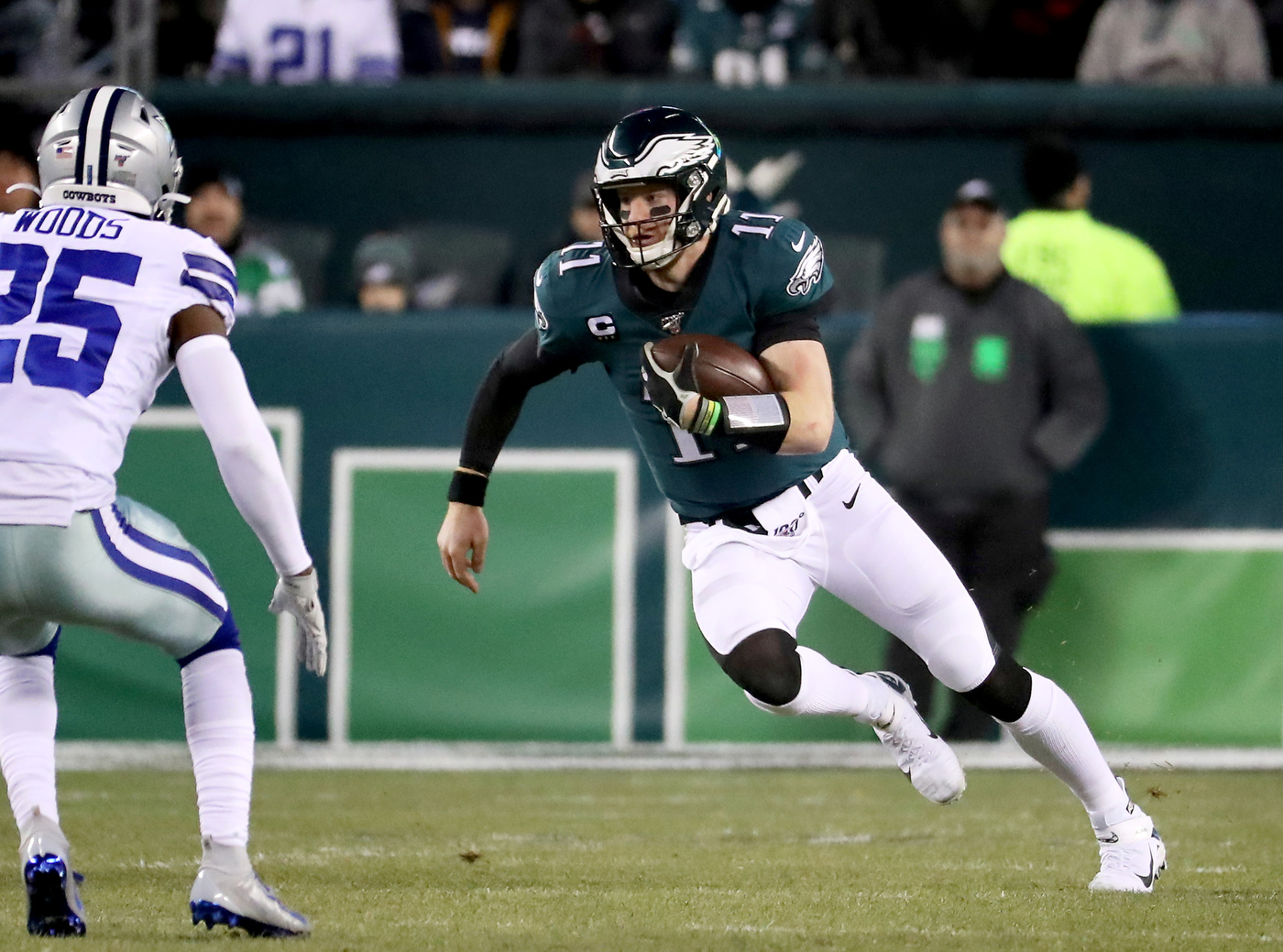 2019 Carson Wentz with the carry.jpg