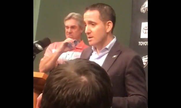 doug pederson water bottle presser 2020.jpeg