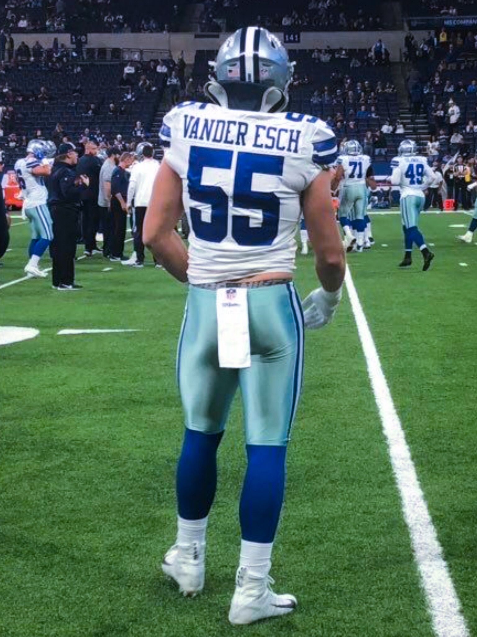 leighton Vander Esch.jpg