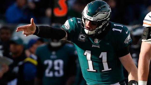 ap-carson-wentz-eagles-bears-firstdown